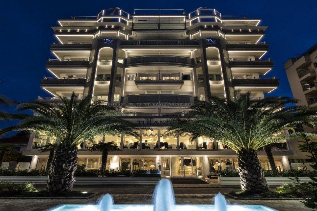 Hotel Tiffany'S Riccione Exterior foto