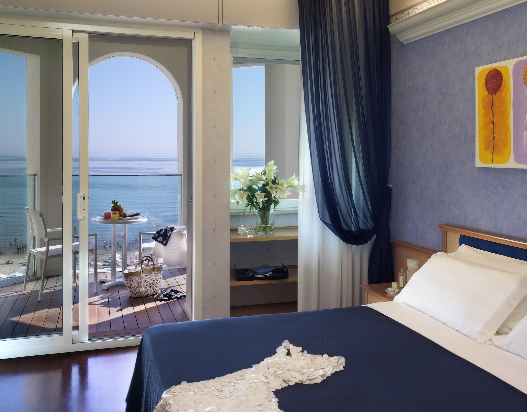 Hotel Tiffany'S Riccione Exterior foto