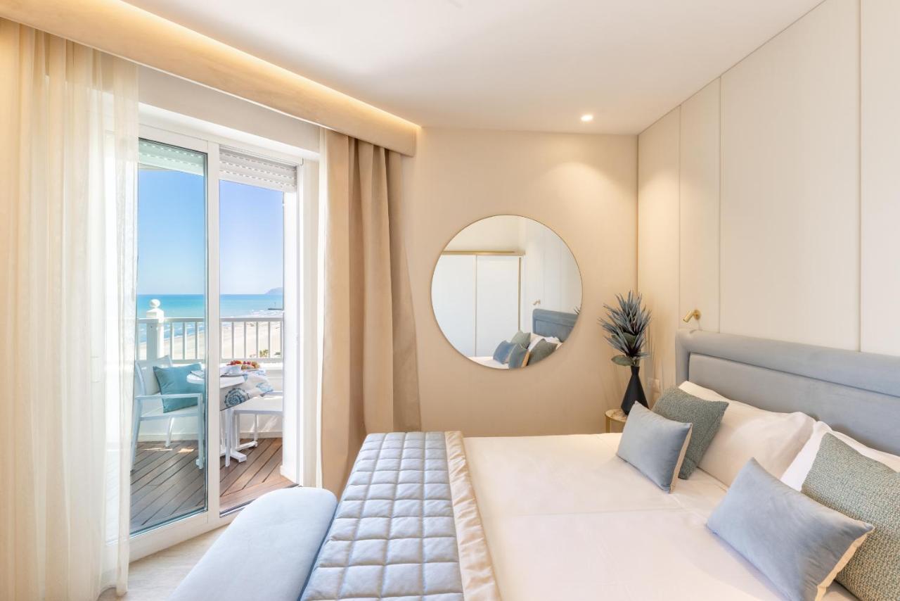Hotel Tiffany'S Riccione Exterior foto