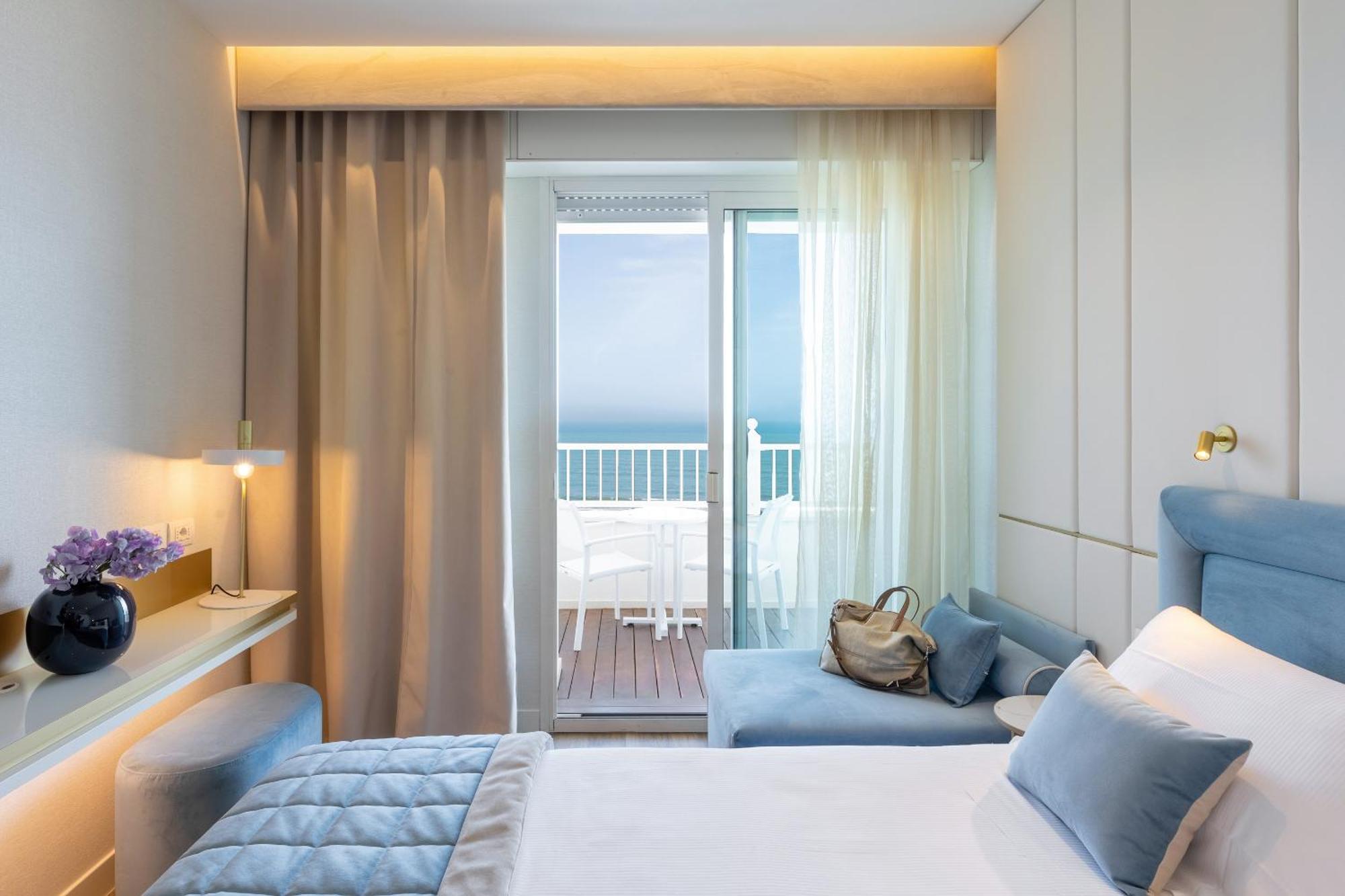 Hotel Tiffany'S Riccione Exterior foto