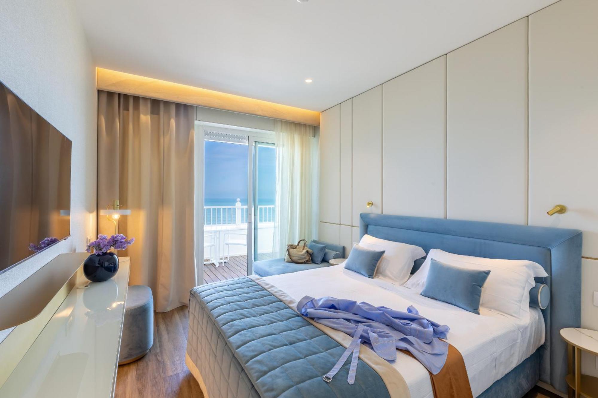 Hotel Tiffany'S Riccione Exterior foto